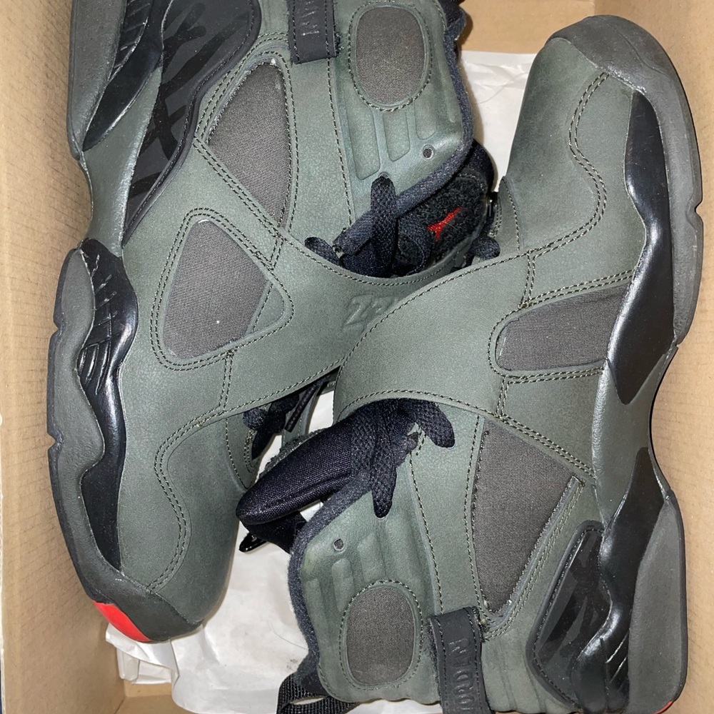 Air Jordan retro 8s
